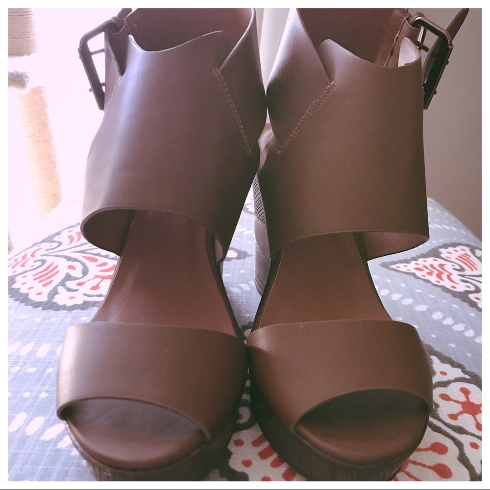 NWOB BULL BOXER for Nordstrom ZETA WEDGE SANDALS